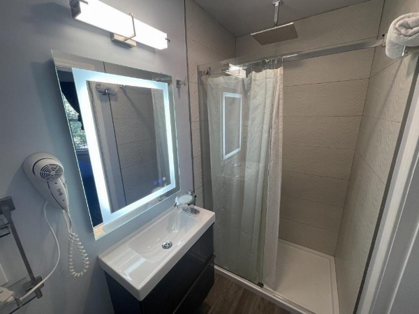 Twin Peaks Hotel image 8